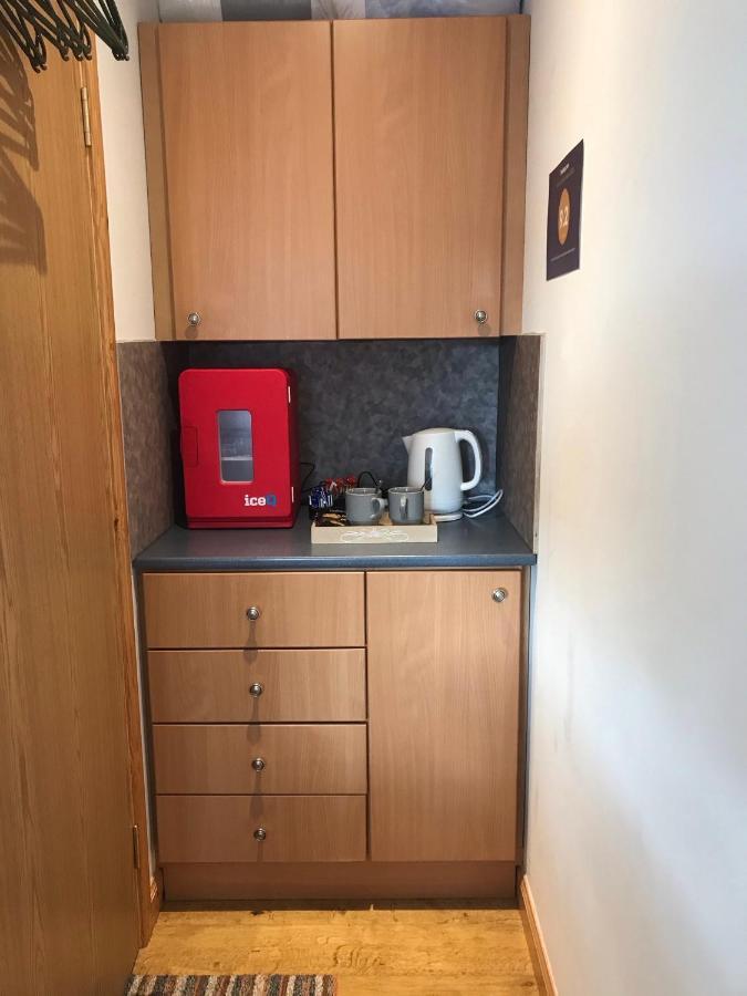 Exclusive Private Double Room, En-Suite Wet Room Private Entrance Forres Eksteriør bilde