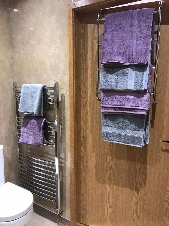 Exclusive Private Double Room, En-Suite Wet Room Private Entrance Forres Eksteriør bilde